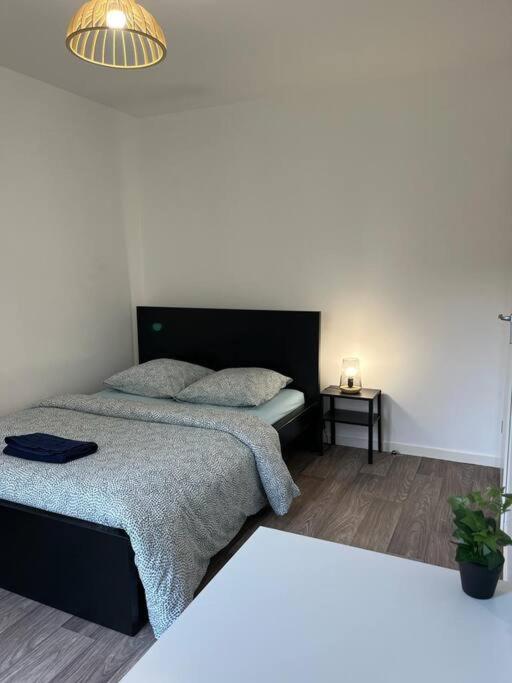 Appartement F2 De Haut Standing En Hypercentre Avec Jardin Prive A 270 M De La Gare De Mantes ! Exteriör bild