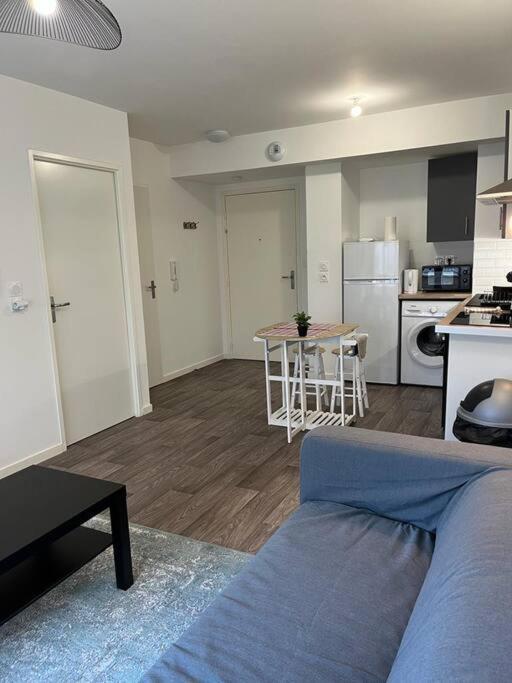 Appartement F2 De Haut Standing En Hypercentre Avec Jardin Prive A 270 M De La Gare De Mantes ! Exteriör bild