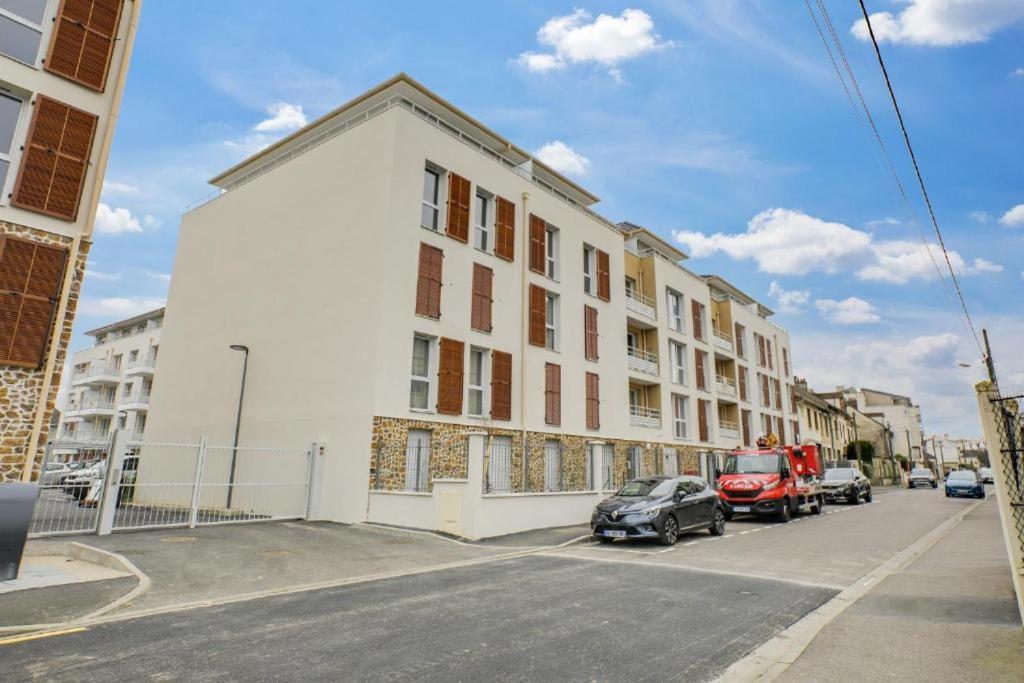 Appartement F2 De Haut Standing En Hypercentre Avec Jardin Prive A 270 M De La Gare De Mantes ! Exteriör bild
