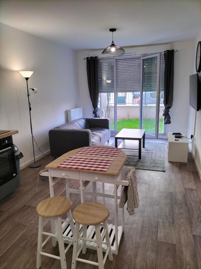 Appartement F2 De Haut Standing En Hypercentre Avec Jardin Prive A 270 M De La Gare De Mantes ! Exteriör bild