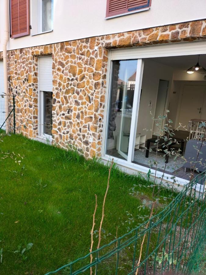Appartement F2 De Haut Standing En Hypercentre Avec Jardin Prive A 270 M De La Gare De Mantes ! Exteriör bild