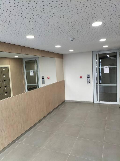 Appartement F2 De Haut Standing En Hypercentre Avec Jardin Prive A 270 M De La Gare De Mantes ! Exteriör bild